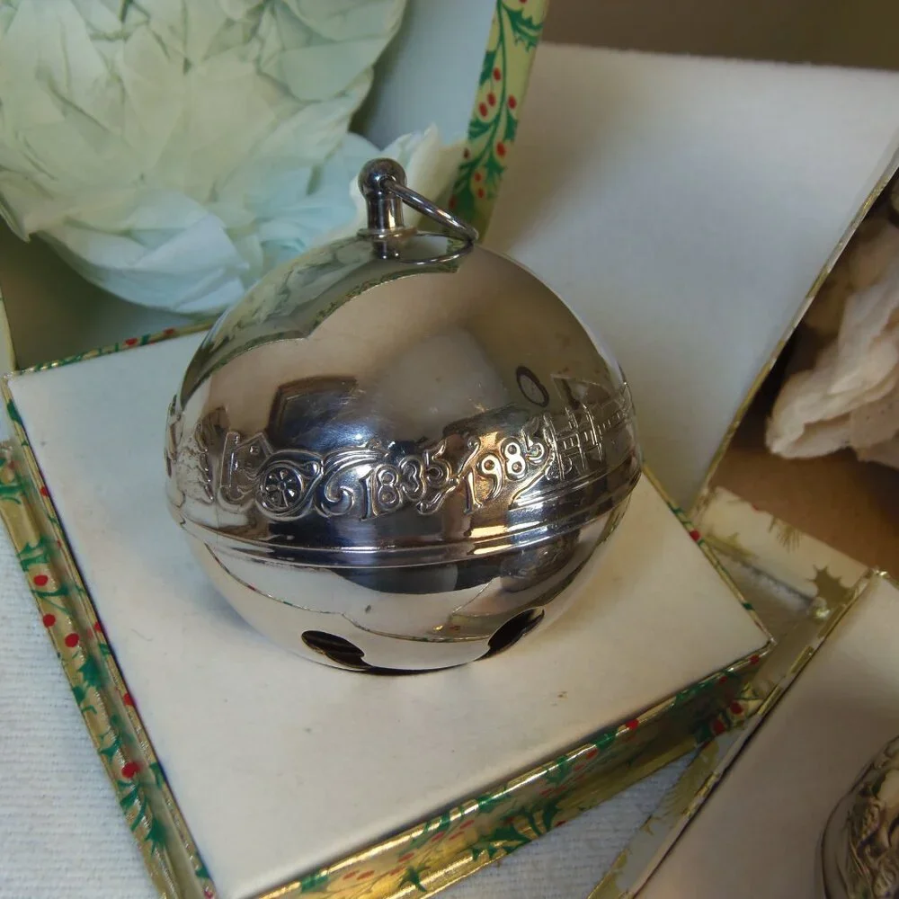 Vintage‎ Collectible 1984 & 19854 Wallace Silver Plated Christmas Sleighbells